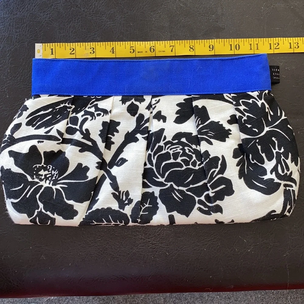 1154 Lill Studio Clutch